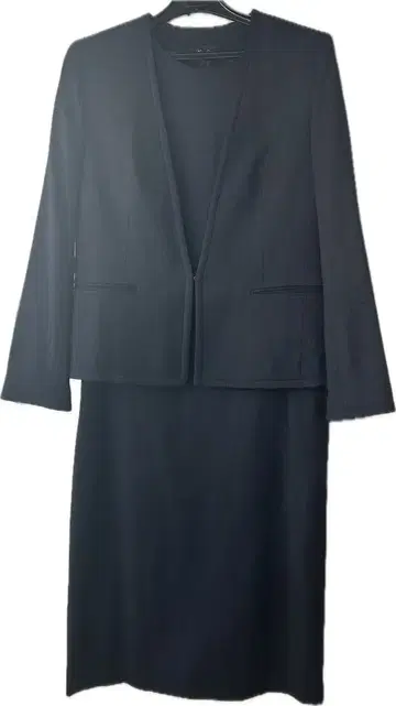 투모로우랜드 네이비 원피스 수트