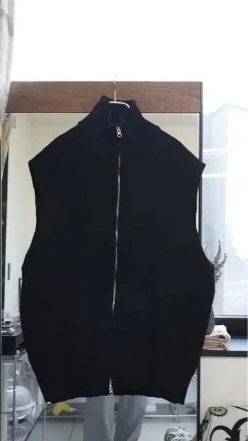 ZARA 블랙 하이넥 풀 집업 베스트 L