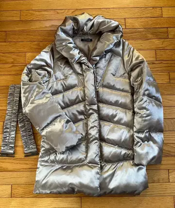 다운 코트 벨트 포함 골드 / 실버