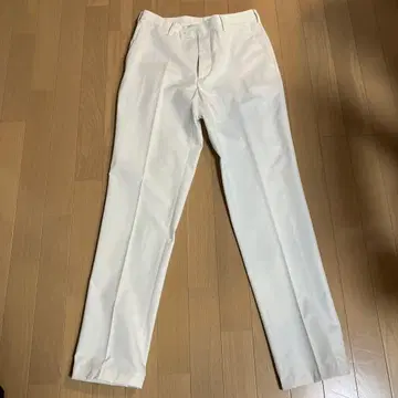 유니클로 화이트 슬랙스 팬츠 지퍼 포함