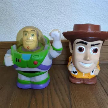 버즈 라이트이어와 우디 피규어 세트 저금통
