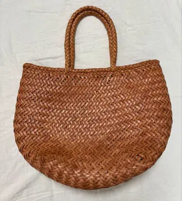 Dragon 드래곤 백 베이지