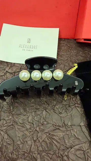 ALEXANDRE DE PARIS 펄 장식 헤어 클립