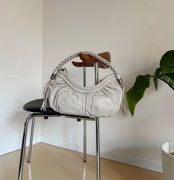 SAZABY 라이트 그레이 숄더백