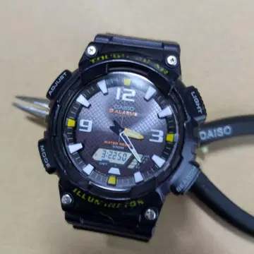 작동품. DAISO 디지털 솔라 아날로그 손목시계 100m 방수