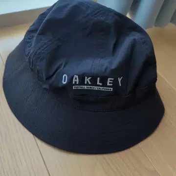 OAKLEY 블랙 버킷햇 원사이즈