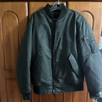 올리브 그린 MA-1 플라이트 자켓