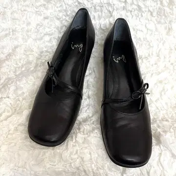 [ 새상품급 ] ing 잉그 펌프스 블랙 24.0