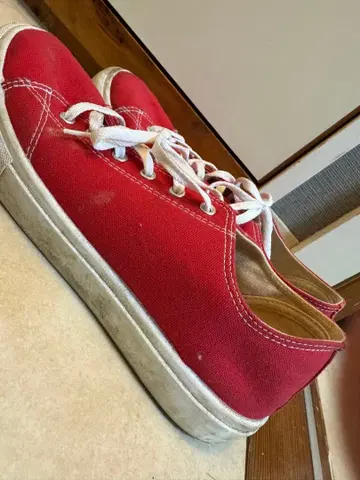 레드 캔버스 스니커즈