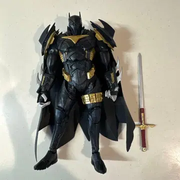 멀티버스 아머드 배트맨 피규어 현 상태품