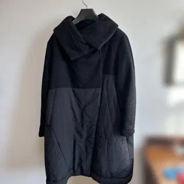 모에의 충전솜 블랙 롱 코트