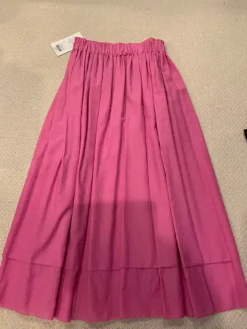 자유구 클래스 라운지 핑크색 롱 스커트 새상품 38 정가 49500