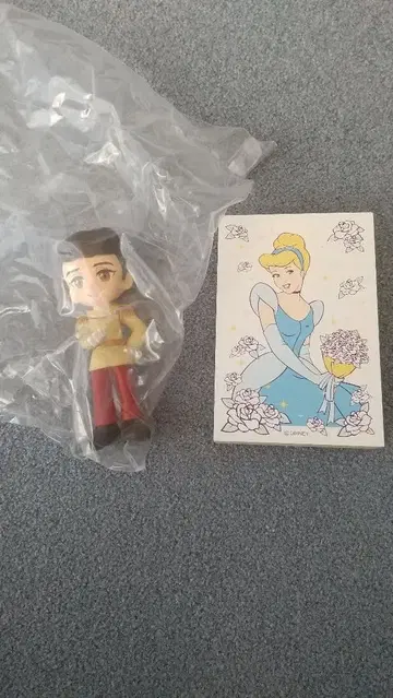 신데렐라의 왕자 피규어 미개봉과 신데렐라 도장