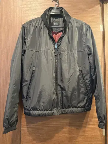 휴고 보스 블랙 집업 자켓