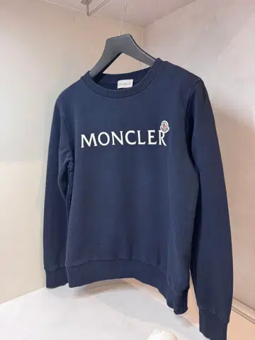 MONCLER 네이비 트레이닝복 M 사이즈