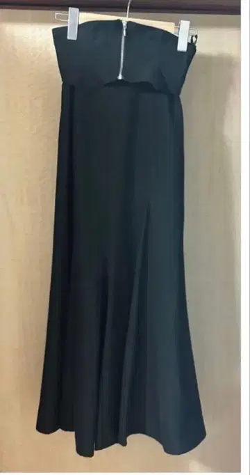 AndCouture 코르셋 벨트 부착 내로우 플레어 스커트