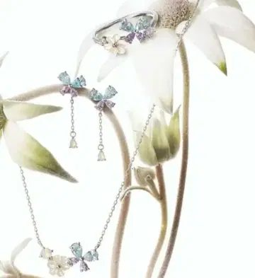 Samantha Tiara 버터플라이 모티브 반지 9호