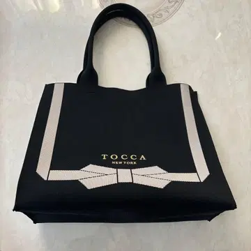 TOCCA 블랙 리본 디자인 토트백