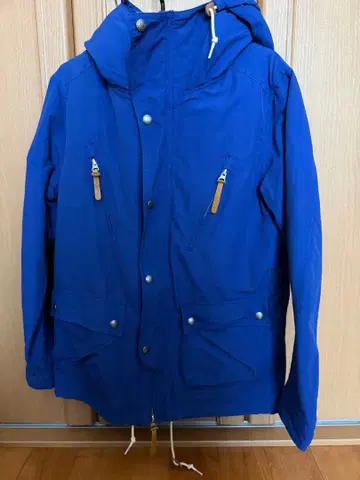 컨디션 최상 프릭스스토어 마운틴 후드티 파랑 S