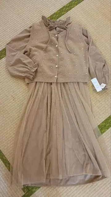 배색 원피스 & 펄 베스트