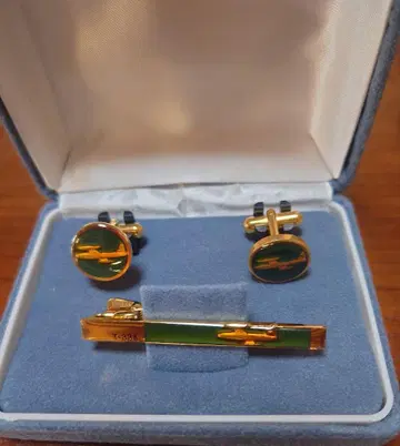 비행기 T-33A 디자인 넥타이핀 세트, 기온에 따라 색이 변합니다