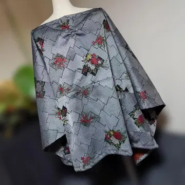 기모노 원단으로 만든 빅 판초