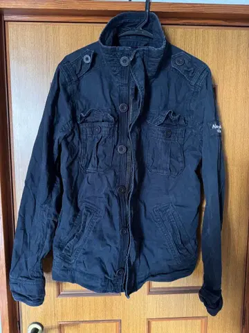 Abercrombie & Fitch 블랙 밀리터리 자켓 미사용품