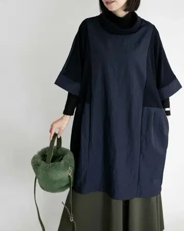 이종 소재 혼방 원피스 네이비 새상품 (M-L)