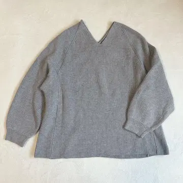 페이지 보이 리브 니트 래글런 벌룬 소매 루즈핏 V넥 페미닌