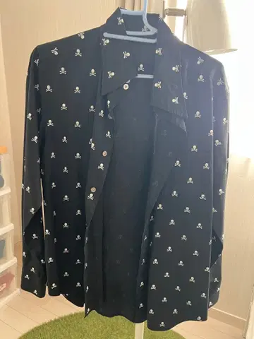 Roen(로엔) 스컬 패턴 블랙 긴팔 셔츠