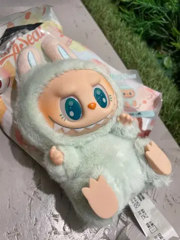 러브브 Labubu Have A Seat 그린