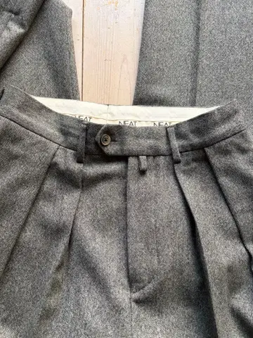 NEAT house 빈티지 울 슬랙스 44 스탠다드