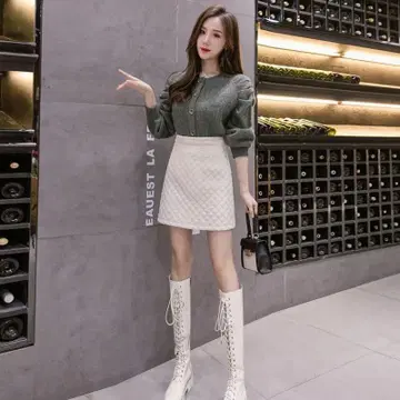 화이트 퀼팅 타이트 스커트