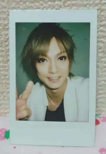 골든 폭격기 키야부 유타 폴라로이드