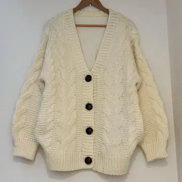 니트 아우터 가디건 아이보리 케이블 짜임 안감 부착 빅 실루엣
