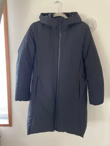 새상품급 [ L사이즈 ] 유니클로 심리스 롱 다운 코트 블랙