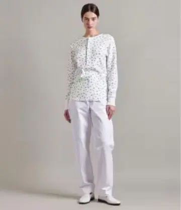 2025 로에프 티셔츠 블루베리 패턴