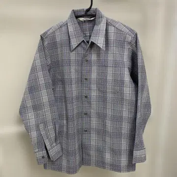 그레이 계열 체크 무늬 긴팔 셔츠