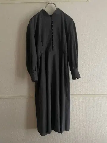 호두 단추 원피스