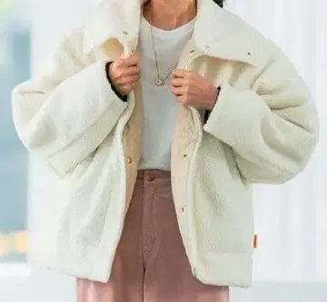 밴야드 스톰 x 유니버셜 오버롤 보아 리버 봄버 자켓