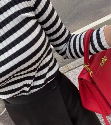 Sheller 셰리에 스트라이프 리브 니트 긴팔