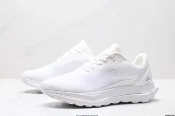 [처분/염가 판매] alo 화이트 스니커즈