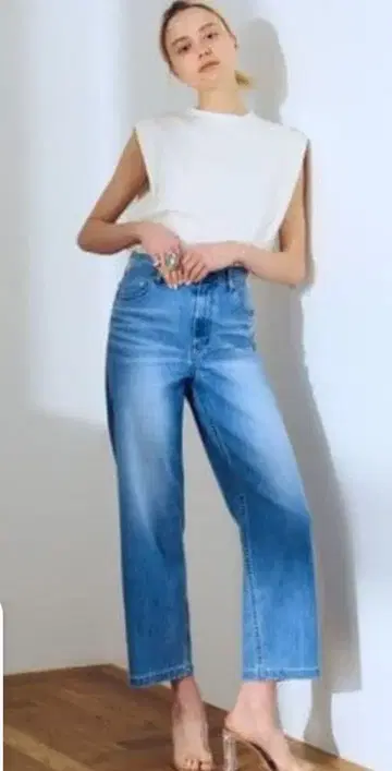 YANUK 라이트 블루 와이드 스트레이트 데님 23