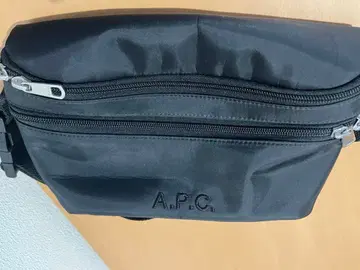 A.P.C 바디 백 웨스트 파우치