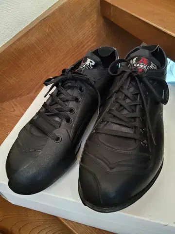 스파이크 슈즈 블랙