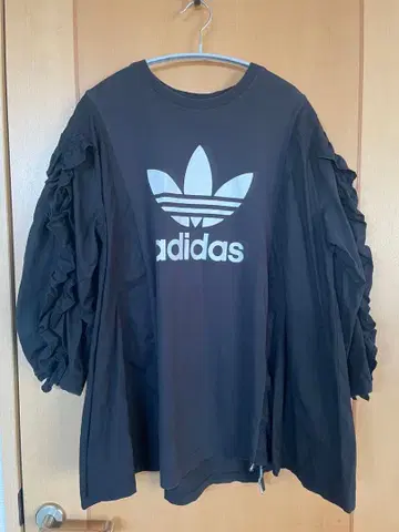 adidas 리메이크 프릴 티셔츠