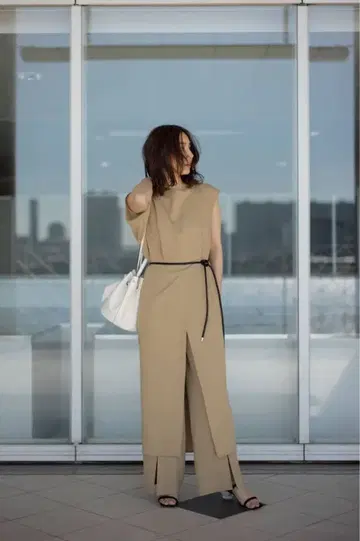 FRAY I.D 아지메 슬리브 수트 카멜 동창회 결혼식 파티