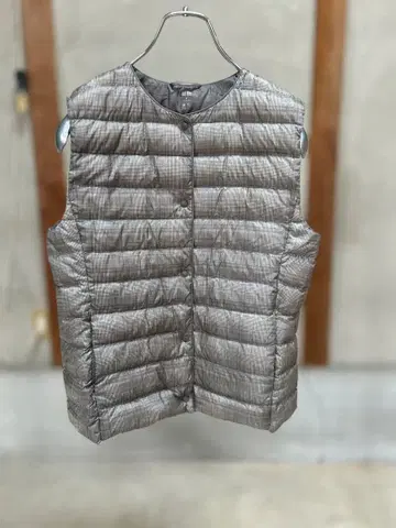 UNIQLO/울트라 라이트 다운 이너 베스트 M/여성용/그레이