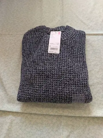 유니클로 와플 크루넥 스웨터 S 사이즈