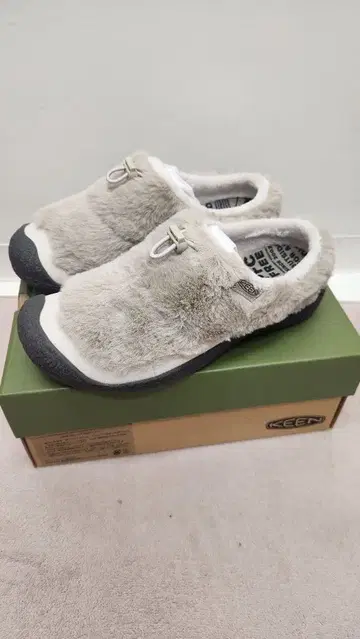 새상품 KEEN 하우저 3 슬라이드 그레이 슬립온 24cm